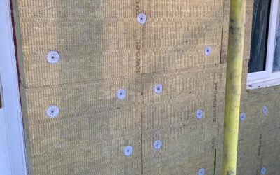 What factors affect the effectiveness of insulation of external walls?